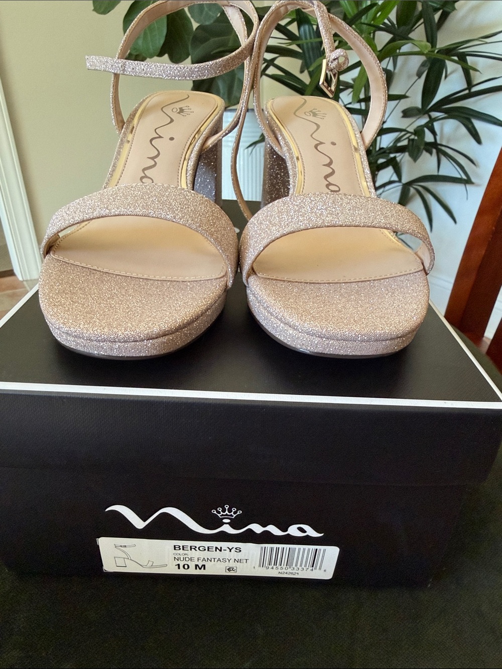 NWT- Nina Bergen Glitter Nude Fantasy Platform Sandals Size 10M